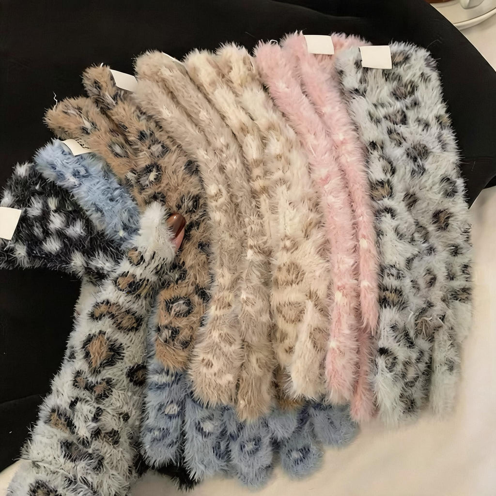 Fuzzy Leopard Touchscreen Gloves