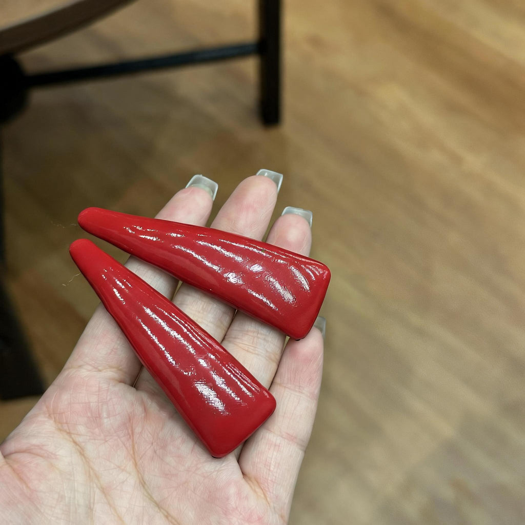 Glossy Triangle Snap Clip