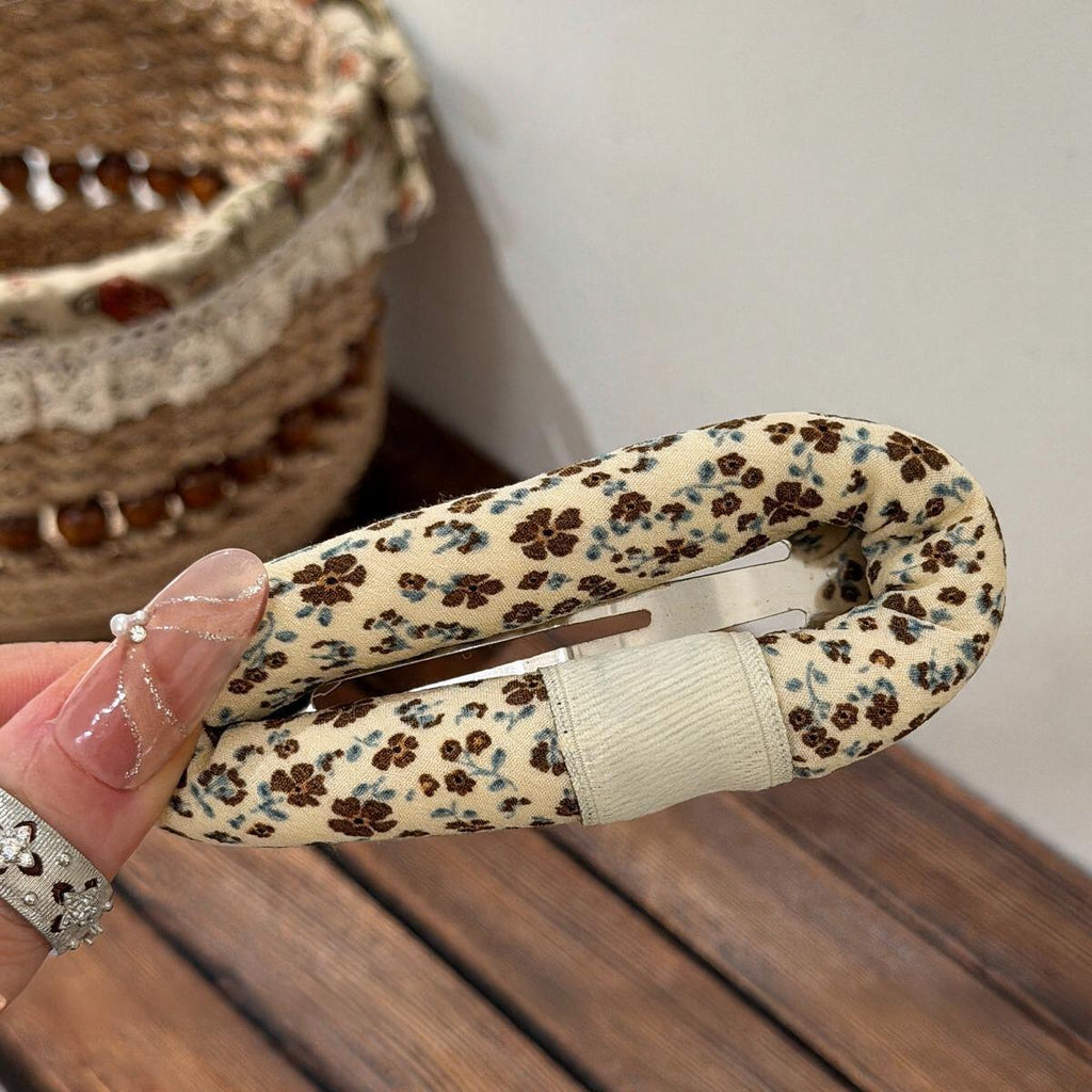 Ditsy Floral Padded Snap Clip