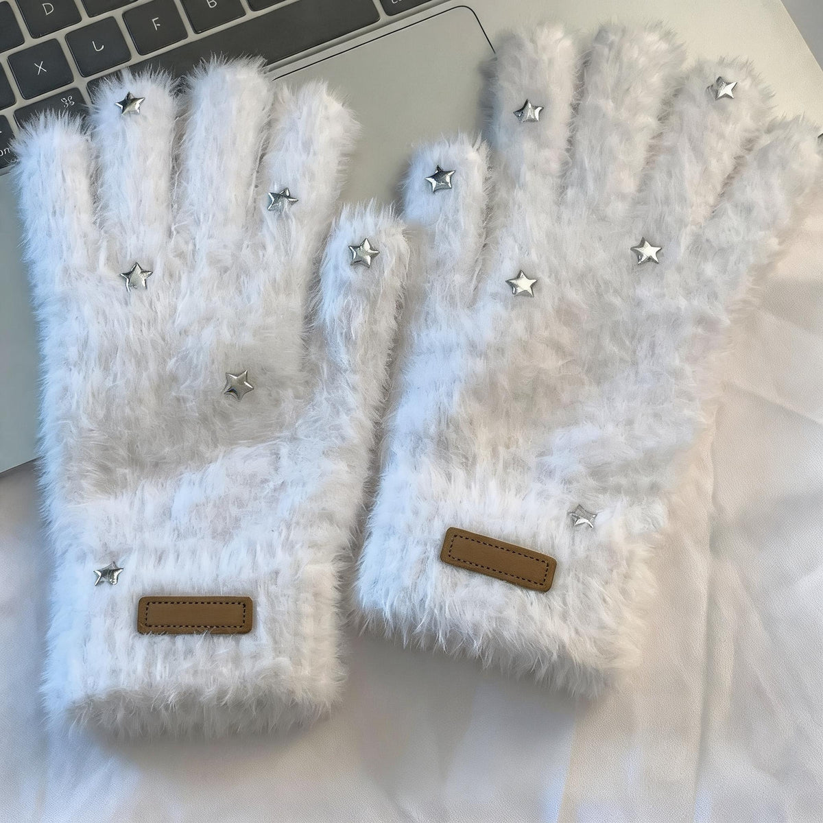 Star Studded Fluffy Gloves