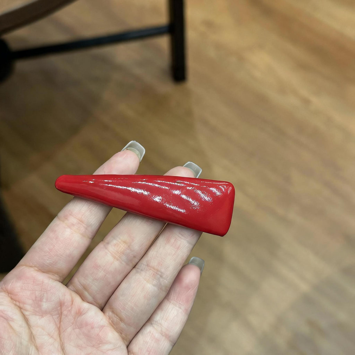 Glossy Triangle Snap Clip