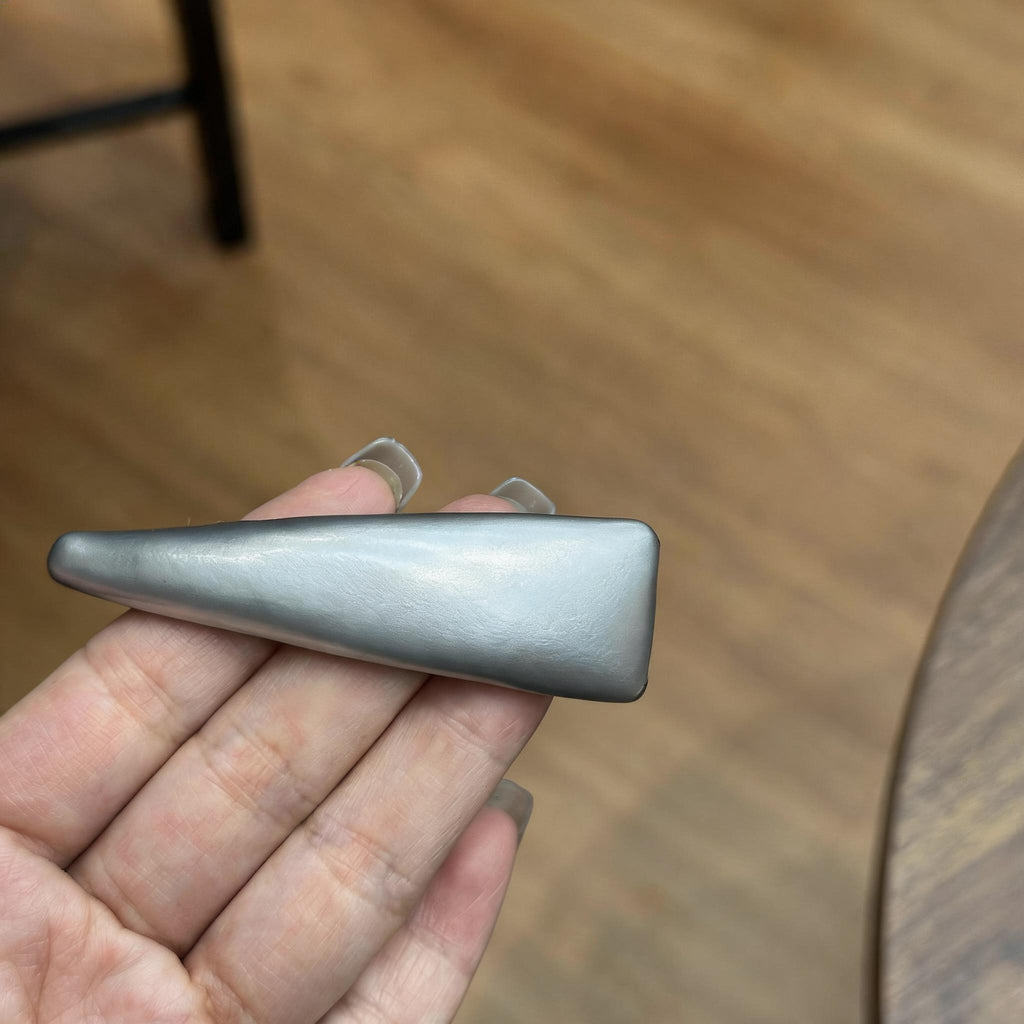 Glossy Triangle Snap Clip