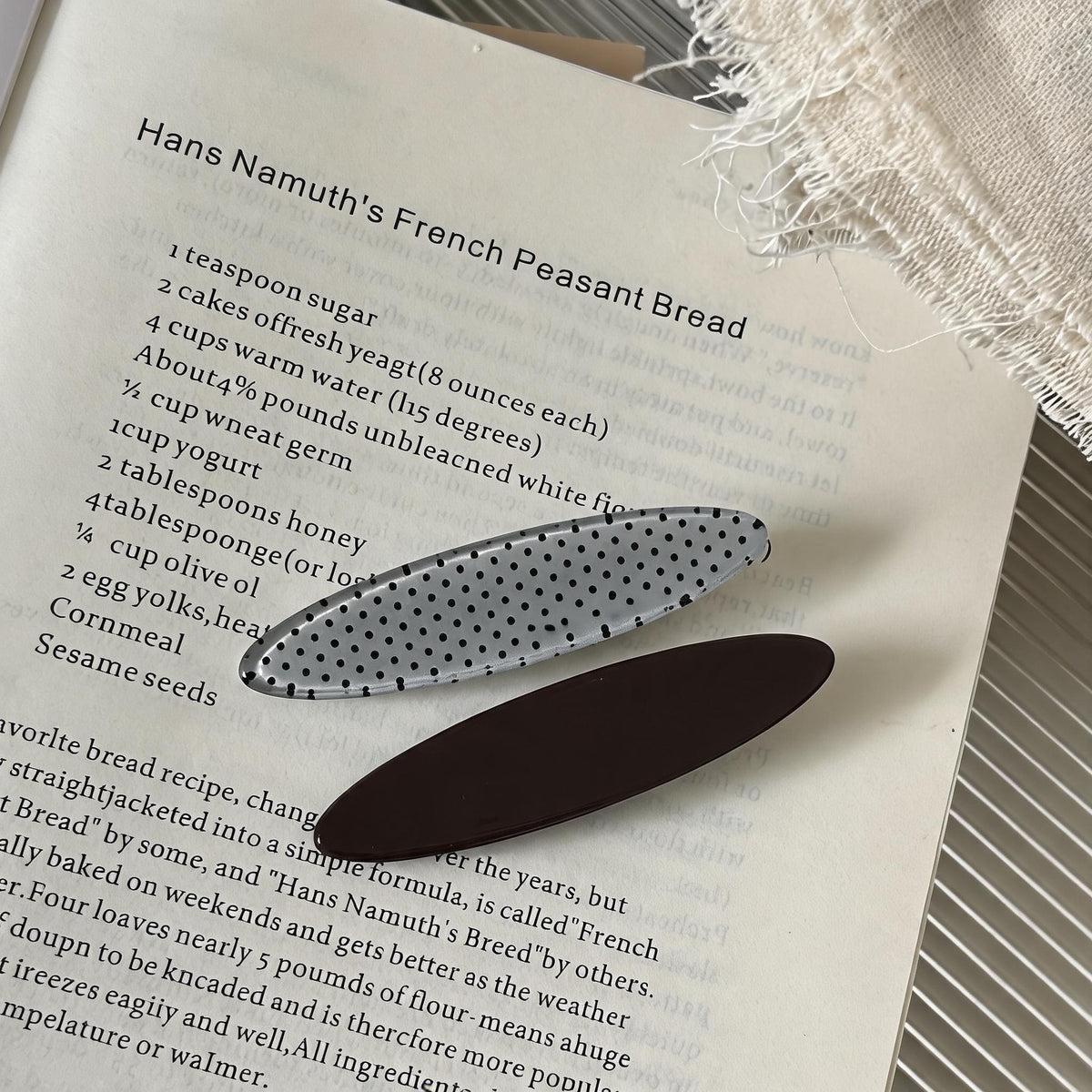 Retro Print Oval Hair Clips