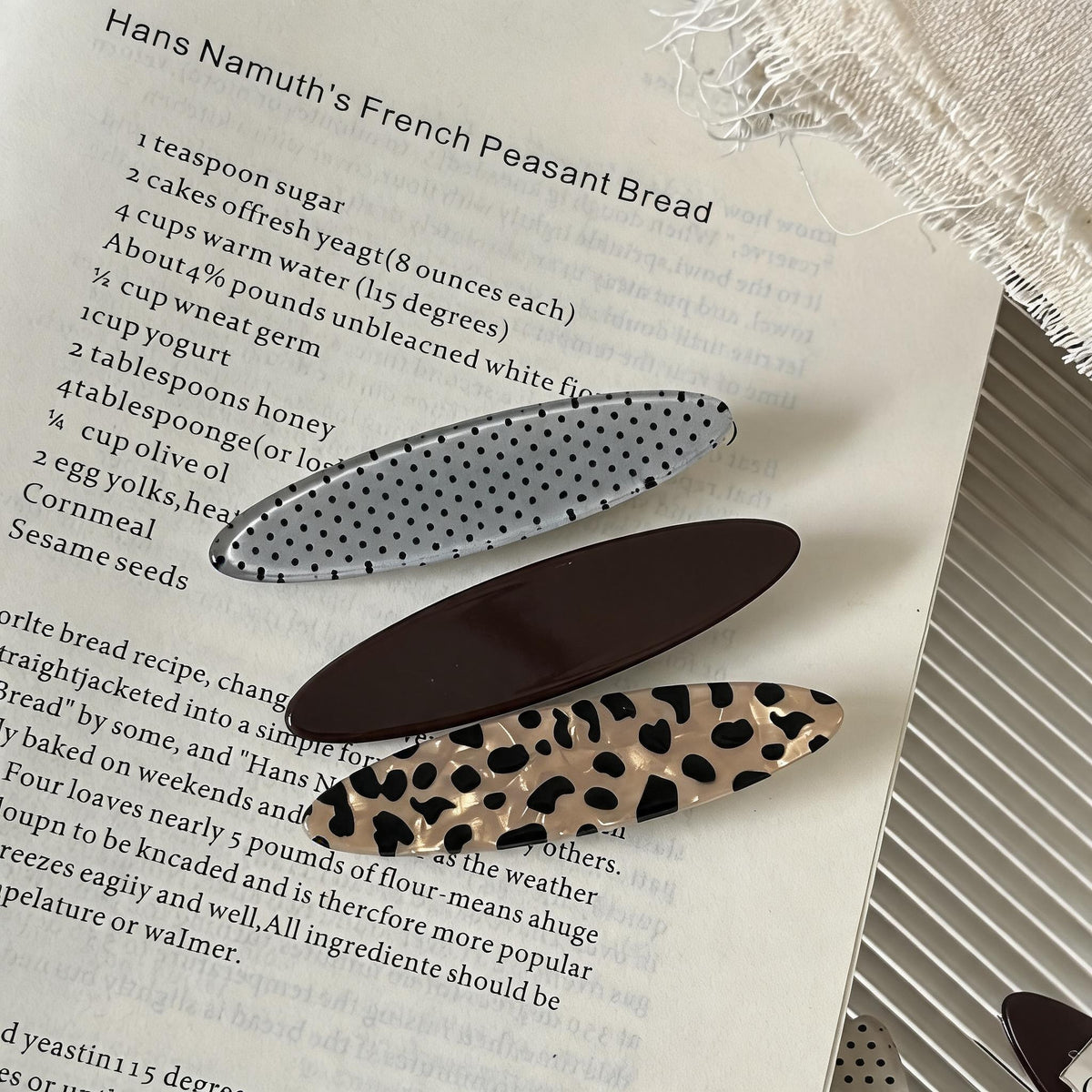 Retro Print Oval Hair Clips