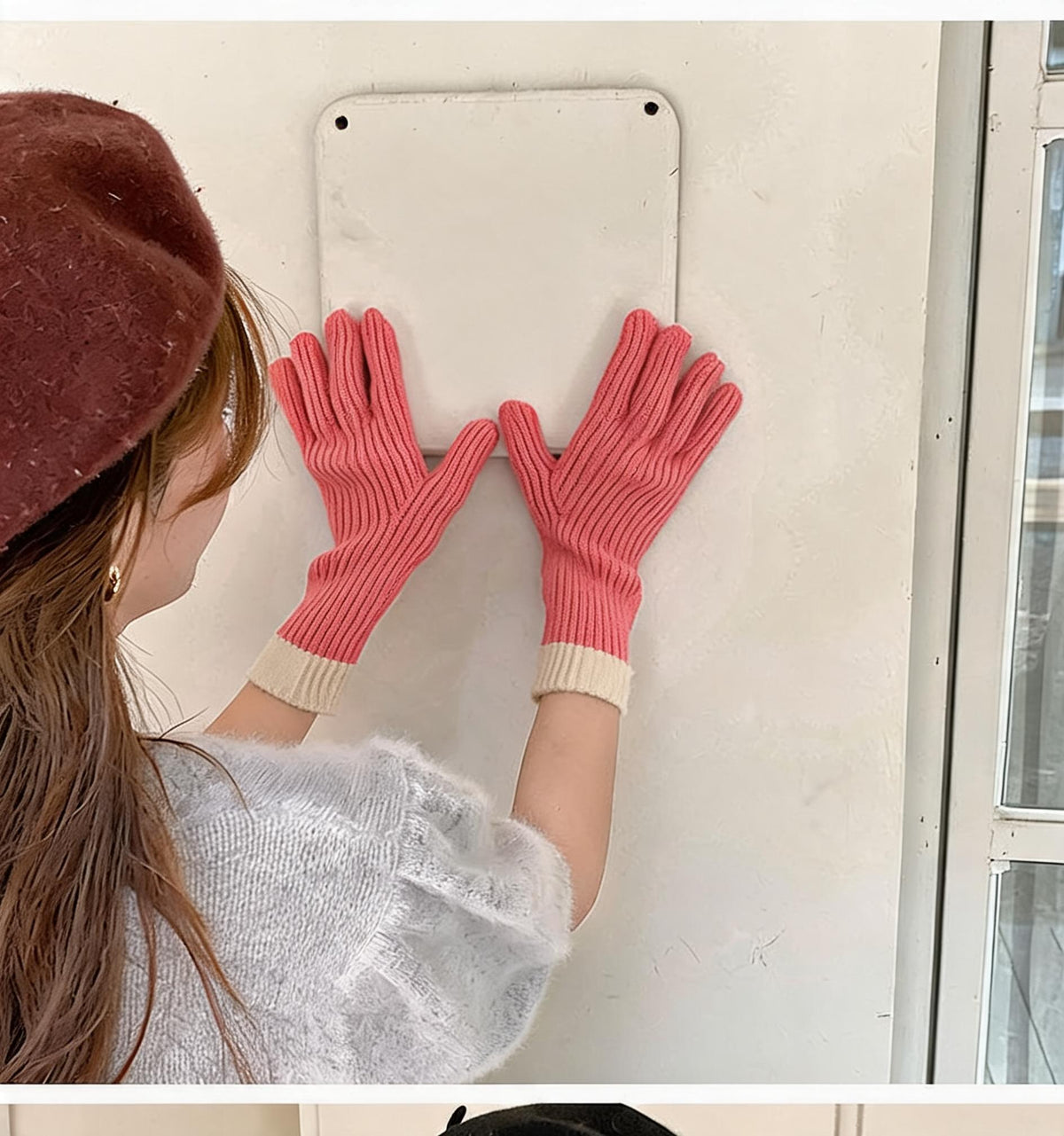 Contrast Cuff Touchscreen Gloves
